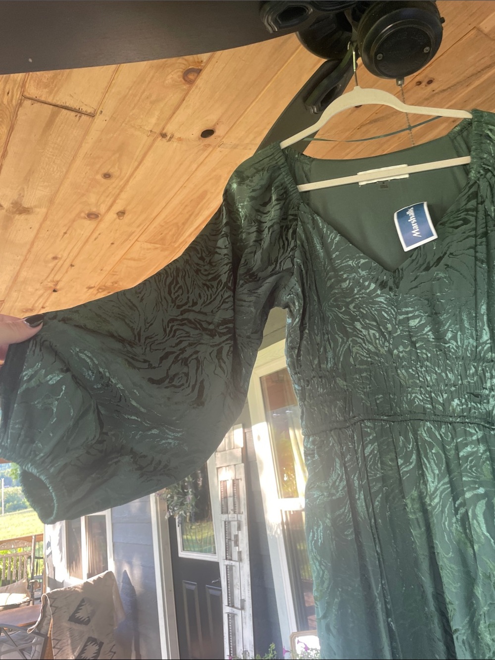 Taylor Emerald Green Textured Maxi Dress - Picture 4 of 11